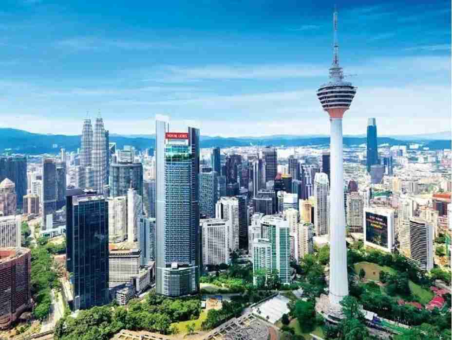 Royal Lexis features a blend of luxury serviced apartment suites and hotel units in one 66-storey tower